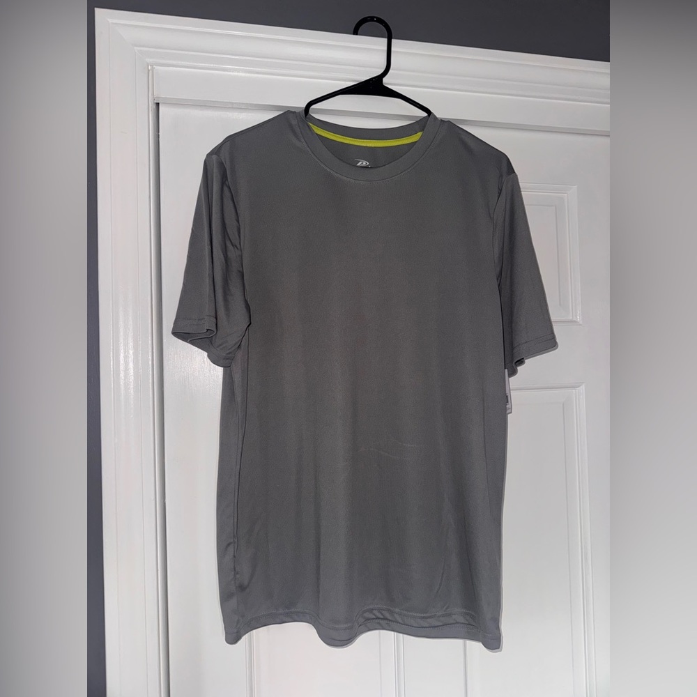 Pro Player Men’s Athletic Short Sleeve Shirt - NWT